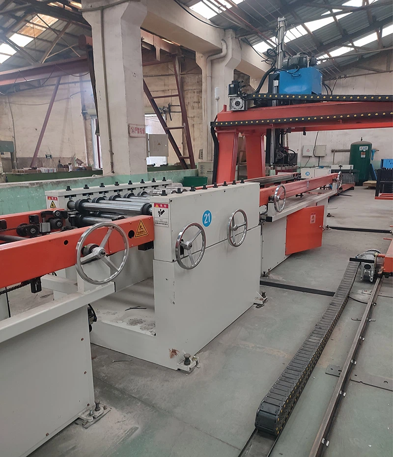 Maszyna wyrównania i przycinania